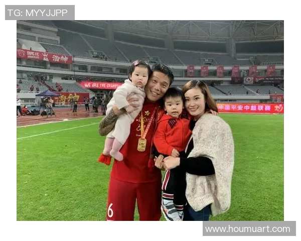 足球明星武磊的女友曝光 两人甜蜜合影引网友热议